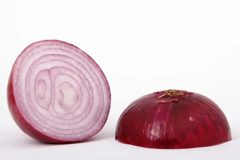 Free sliced red onion image